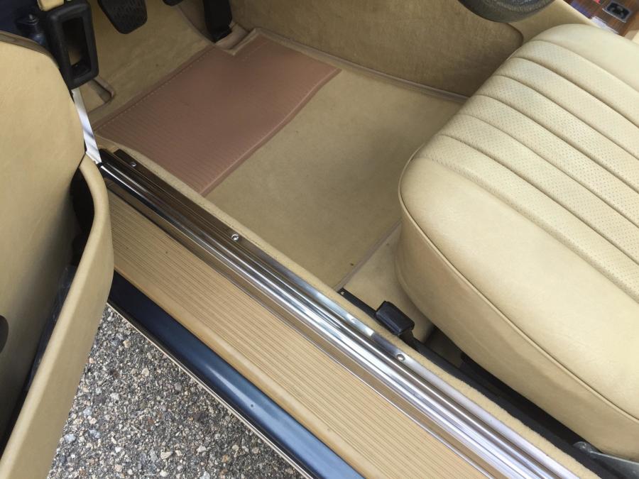 Детали интерьера Mercedes-Benz 280 SL (R107) 1983 года  (EU) (фото 89 из 120)